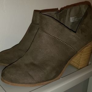 Ankle boots